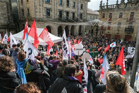 Multitudinaria Manifestaci N En Santiago Por Una Crtvg Al Servicio Del