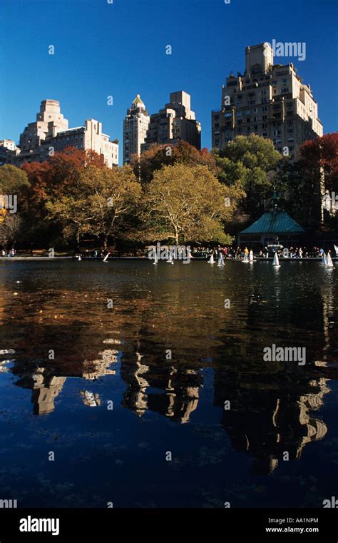 Central park boating lake Stock Photo - Alamy