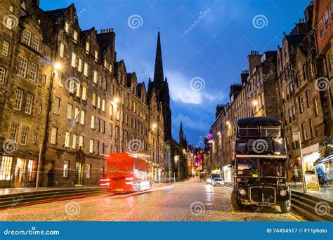 Street View Of The Historic Royal Mile Edinburgh Stock Image Image