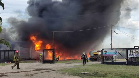 Incendio En Una F Brica De Recupero De Combustible Ca Uelas Al D A