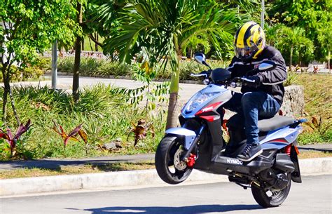 Insideracing Kymco Agility Rs Ride Review Naked Beauty Built For The Streets