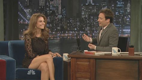 Голая Мария Менунос в Late Night With Jimmy Fallon