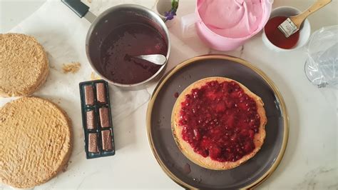 Naked Cake Aux Fruits Rouges A A Leyre Bon