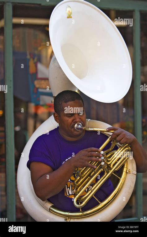 Tuba and sousaphone hi-res stock photography and images - Alamy