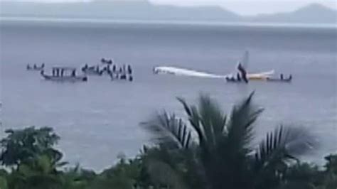 Raw Video Passenger Jet Crashes Into Water In Micronesia Latest News Videos Fox News