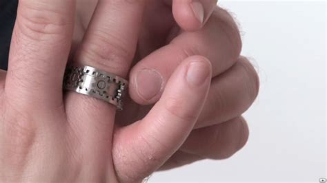 Kinekt Gear Ring Adds A Mechanical Assembly To Your Finger Bling