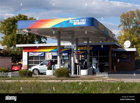 Sunoco Gas Station Hi Res Stock Photography And Images Alamy