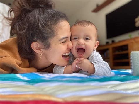 Nanda Costa Encanta Ao Mostrar Sorriso Da Filha Eu E Minha Ca Ulinha