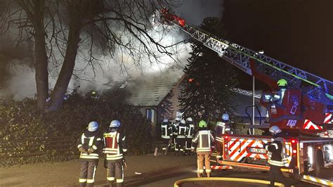 Wohnhausbrand in Delmenhorst löst Großeinsatz der Feuerwehr aus buten