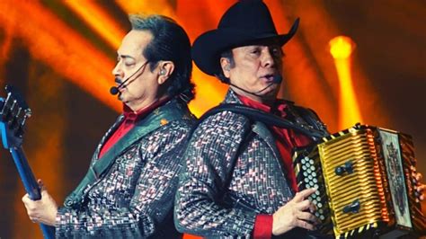 Los Tigres del Norte hacen icónico reencuentro de su éxito Pedro y