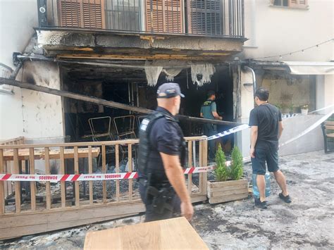 Incendio En Mallorca Un Fuego De Madrugada Destruye Un Bar En El Port