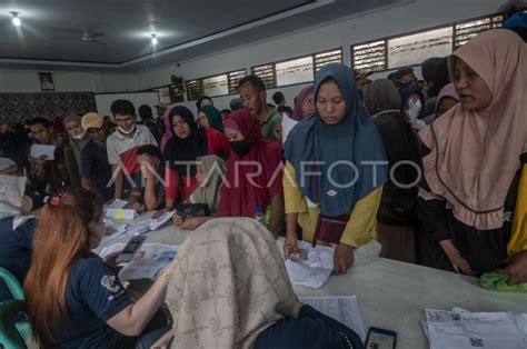 Pencairan Blt Serentak Di Lebak Antara Foto