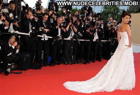 Aishwarya Rai Nude Posing Hot Babe Indian Celebrity Hot Celebrity Nude Celebrities Mobile