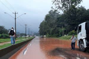 Vídeo pelo 7º dia seguido chuva castiga capital Minhocão alaga