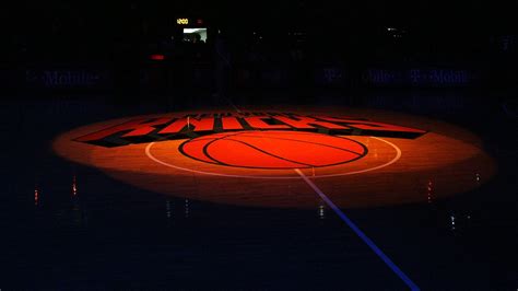 Knicks Fan Sends MSG Into Frenzy With Incredible Half Court Shot Fox News