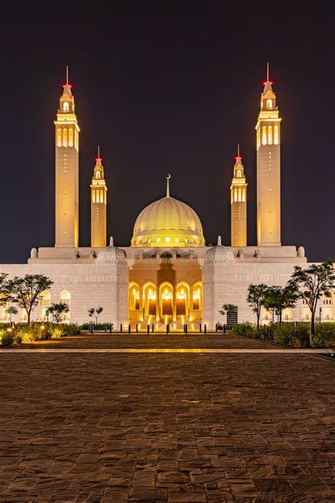 Night Time View of the Sultan Qaboos Grand Mosque in Bawshar, Muscat ...