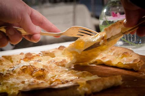 Focaccia Di Recco La Ricetta Da Fare A Casa Senza Segreti