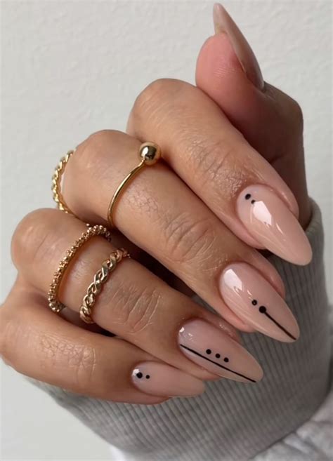 Here Are The 15 Best Minimalist Nail Trends To Copy In 2023 Artofit