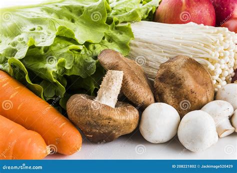 Verduras Frescas Aisladas Sobre Fondo Blanco Foto De Archivo Imagen