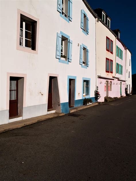 Photothèque Arnaud Frich Le village de Nonnette dans la lumière du