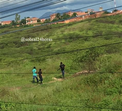 Terror Criminosos Armados De Escopeta E Pistola Invadem Resid Ncia No