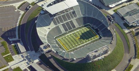 An inside look at Oregon football's facilities