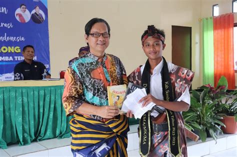 Safari Literasi Pulau Sumba 11 Hibah Buku Nusantara Di Pulau Sumba