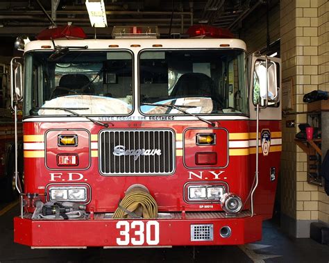 Fdny Engine 330 Bensonhurst Brooklyn New York City Flickr