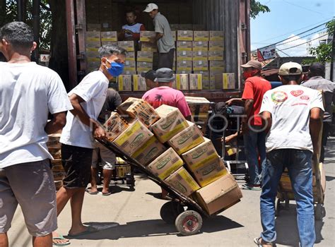 OPERASI PASAR MINYAK GORENG DI BANTEN ANTARA Foto