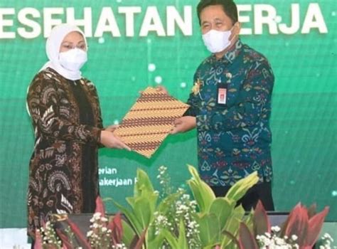 Gubernur Bali Kembali Terima Penghargaan Keselamatan Kesehatan Kerja