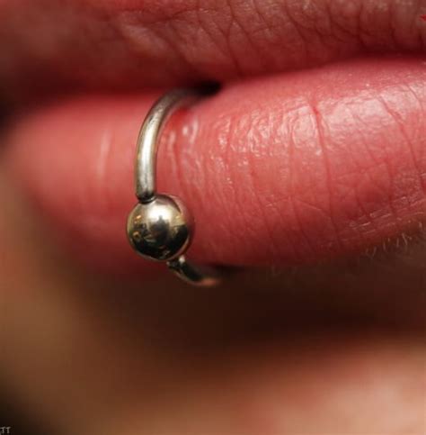 Vertical Labret Ring Piercing Studio Wien