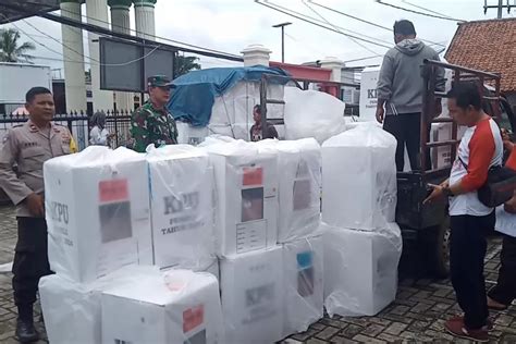 Ppk Di Pandeglang Mulai Tarik Logistik Kotak Suara Dari Tps Banten Raya