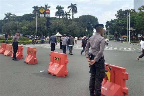 Foto Ada Demo Di Patung Kuda Arus Lalin Menuju Harmoni Via Jalan