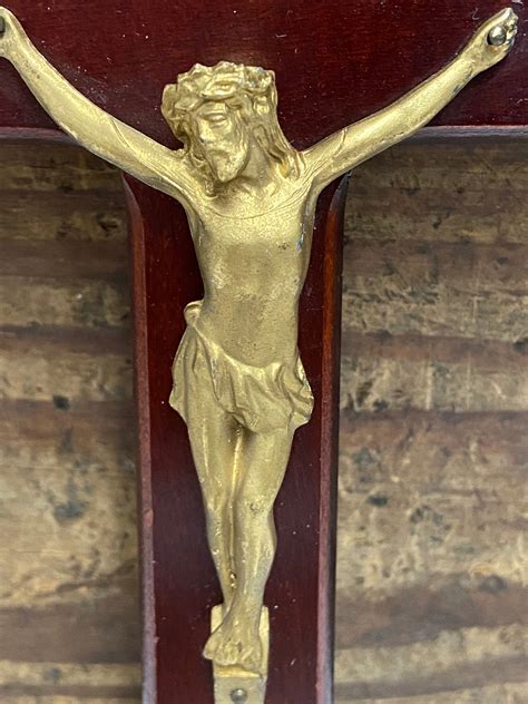 Vintage Wood And Brass Jesus Crucifix Wall Mount Crucifix Etsy