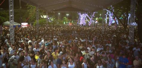 Milhares De Pessoas Participam Do R Veillon Da Paz Em Volta Redonda