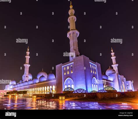 Sheikh Zayed Grand Mosque Stock Photo Alamy