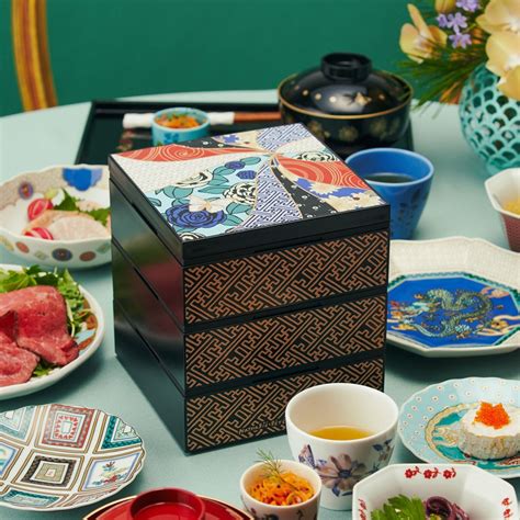 Afternoon Teaの“お正月グッズ”が美しい！ オリエンタルな世界観の食器やエコバッグなど展開 アイテム クランクイン！トレンド