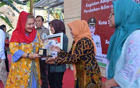 Mbak Ita Ajak Masyarakat Tuntaskan Pengelolaan Sampah Gelar Lomba