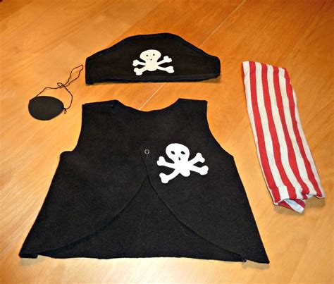 Diy Pirate Costume Easy And Awesome Applegreen Cottage