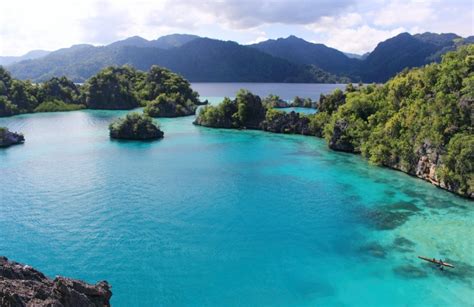 Tourism Keindahan Pulau Labengki Sulawesi Tenggara