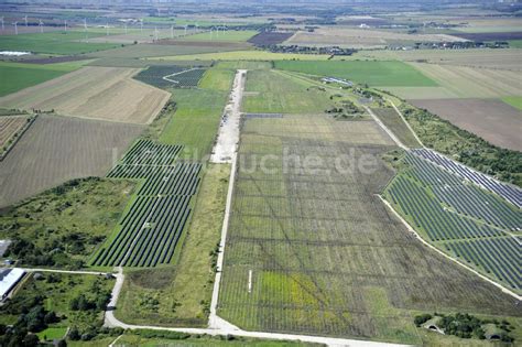 Luftbild Köthen Solarpark auf dem Flugplatz Köthen Solar Park at