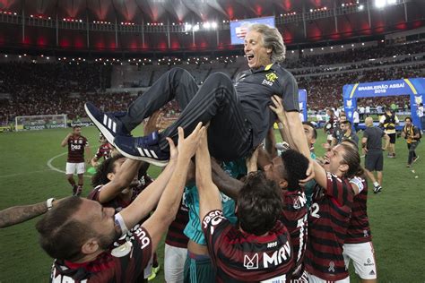 Campeão antecipado Jorge Jesus valoriza compromisso do Flamengo a