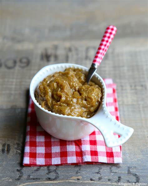 Compote à la rhubarbe et gingembre délicieuse et parfumée