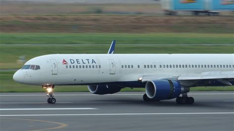 Delta Airlines Boeing 757 200 N660DL Landing In PDX YouTube