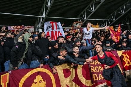 Lorenzo Pellegrini R Roma Greets Supporters Editorial Stock Photo