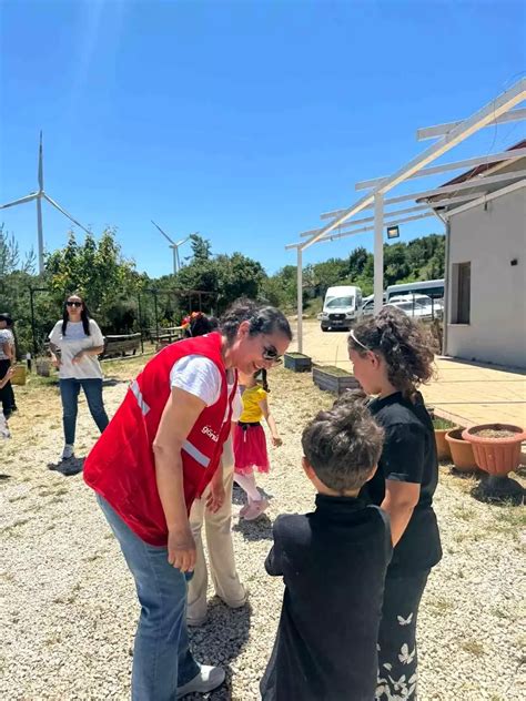 T Rk K Z Lay Bolu Ubesi Hatay Da Depremzede Rencilere K Yafet