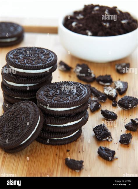 Oreo Wafer Hi Res Stock Photography And Images Alamy