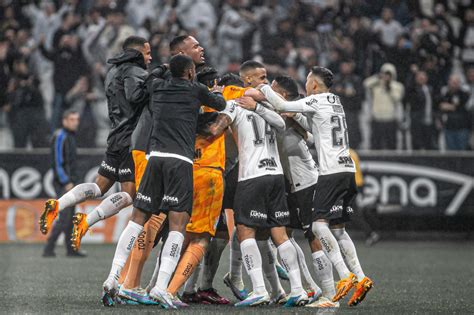 Corinthians recebe proposta de clube da Série A 2024 por atacante