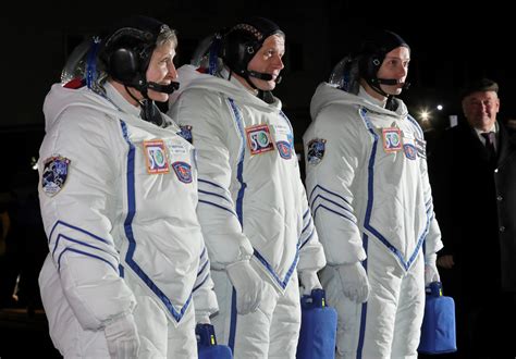 Três Novos Astronautas Chegam à Estação Espacial Internacional