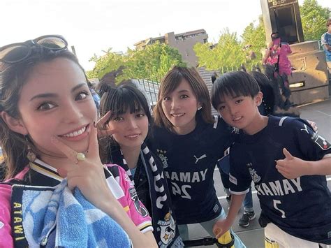 細田阿也さんのインスタグラム写真 細田阿也instagram「⚽️三昧なgw ⚽️仕事も満載な今週！ ⚽️リサーチできる幸せ🥹 家族の